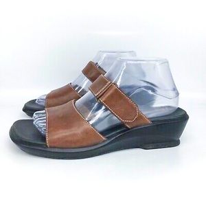 Clarks brown leather sandals 7.5 | slip on slides
